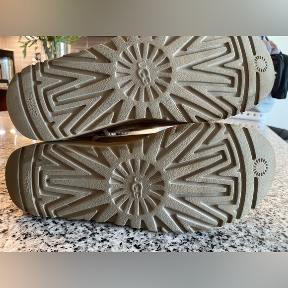 ❌ SOLD ❌Ugg Classic Short II Boot - Chestnut - Size 9 - Picture 7 of 8